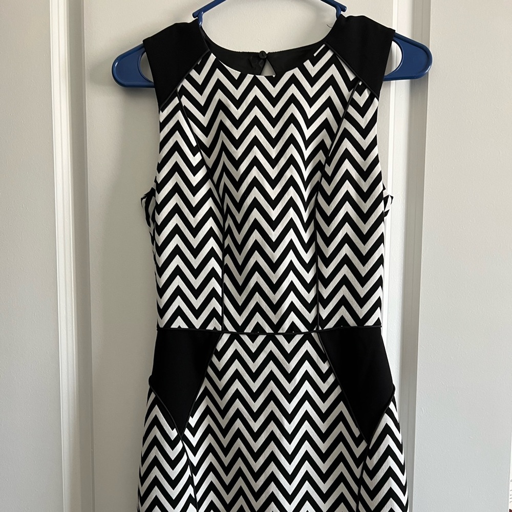 H&M Black and white Dress woman, size 4